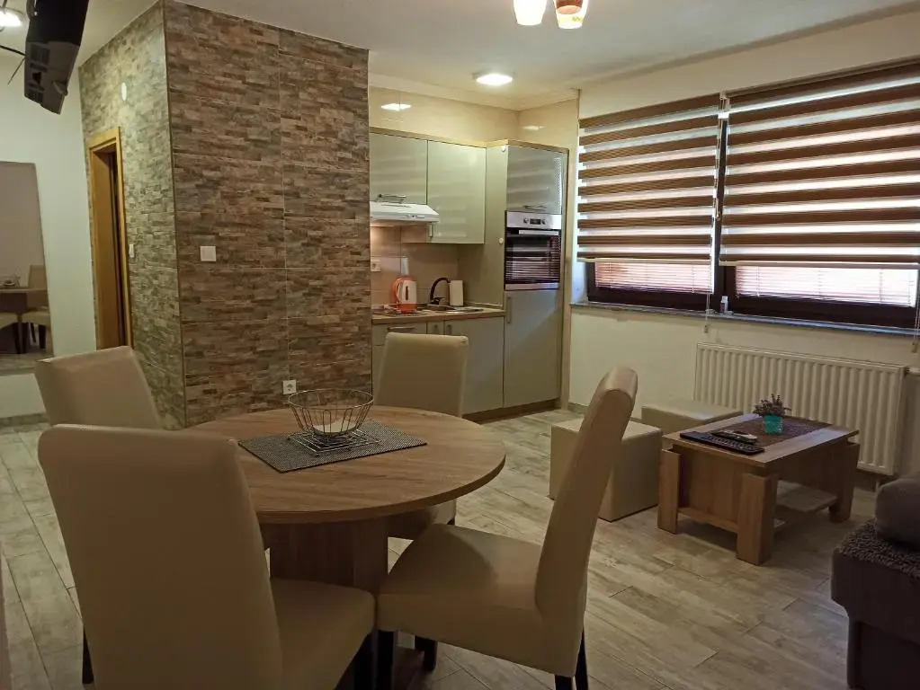 Studio Apartments Una