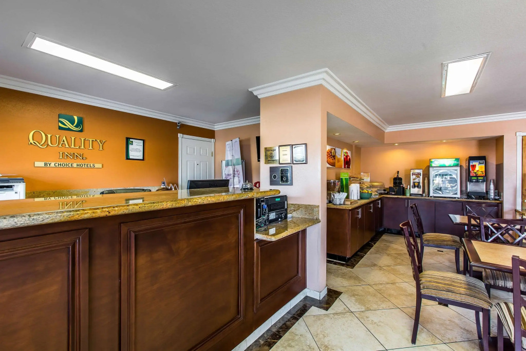 Quality Inn Lake Elsinore I-15