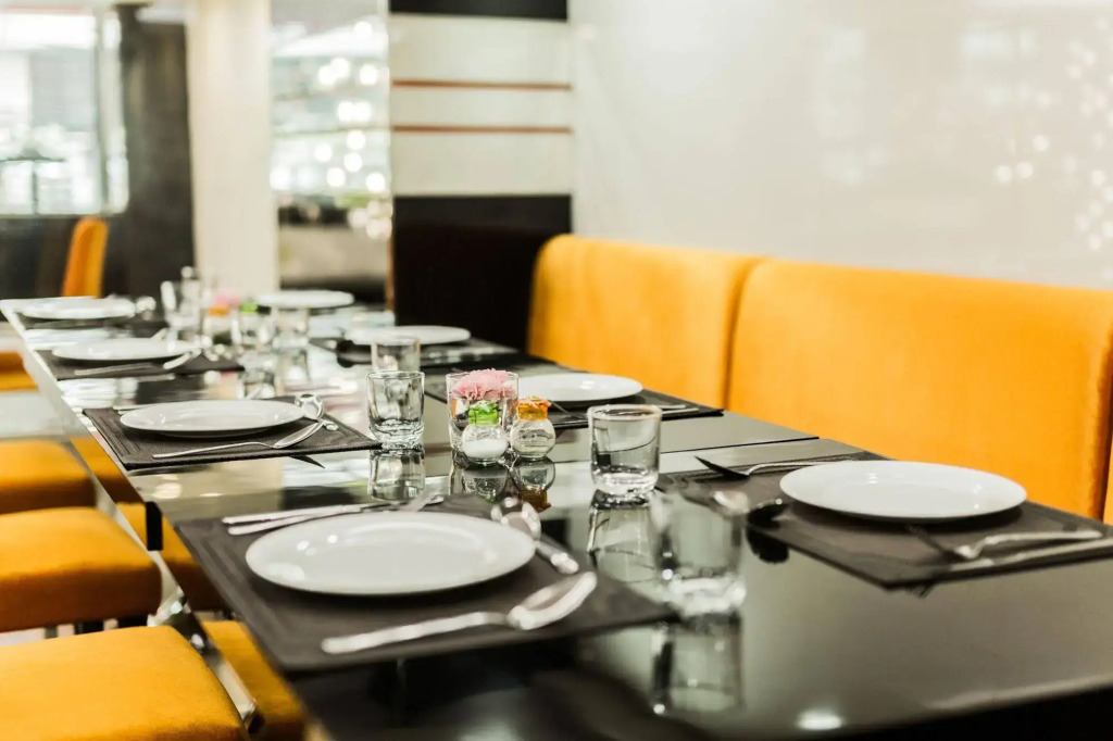 Le Touché Hotel