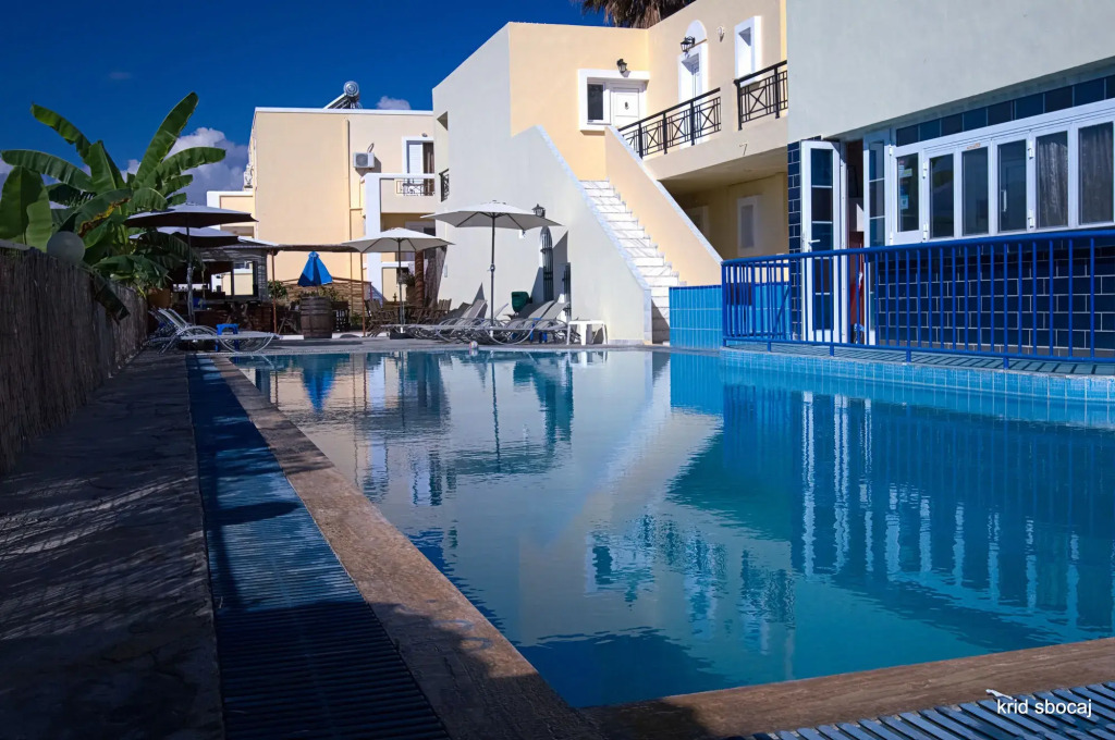 Manine Apartments