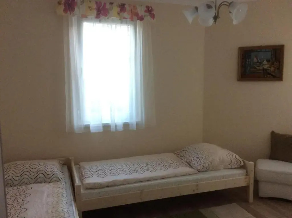 Mona Home