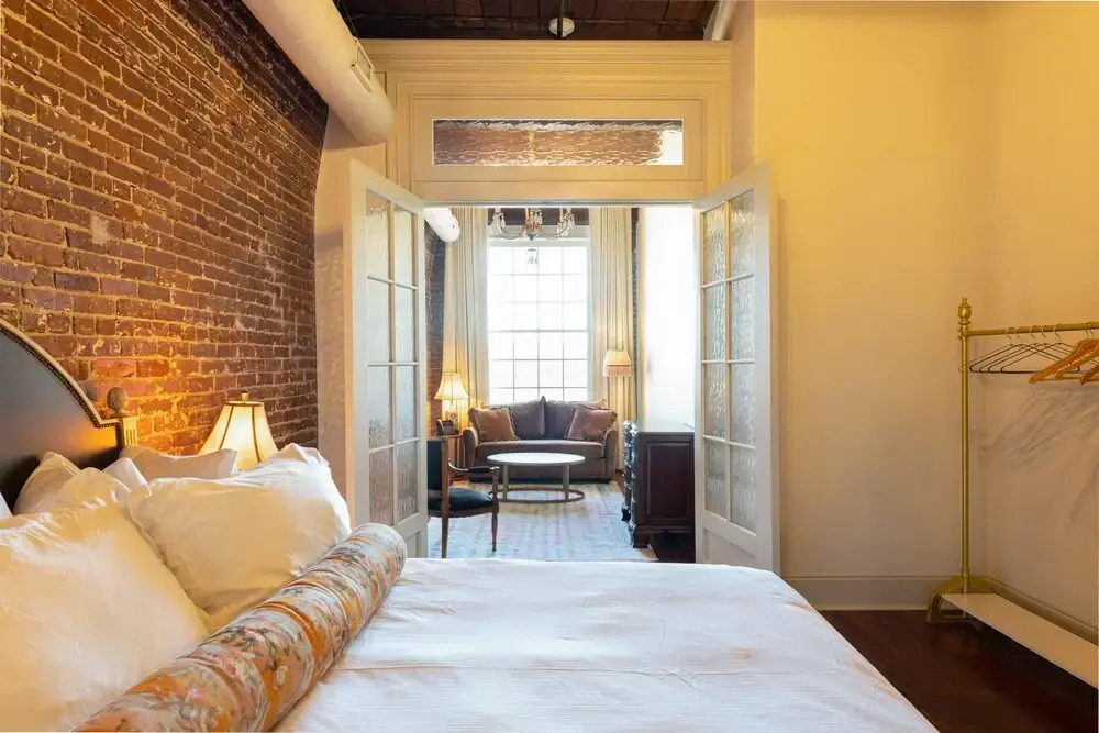 Hotel Cleo, Knoxville Downtown, a Tribute Portfolio Hotel