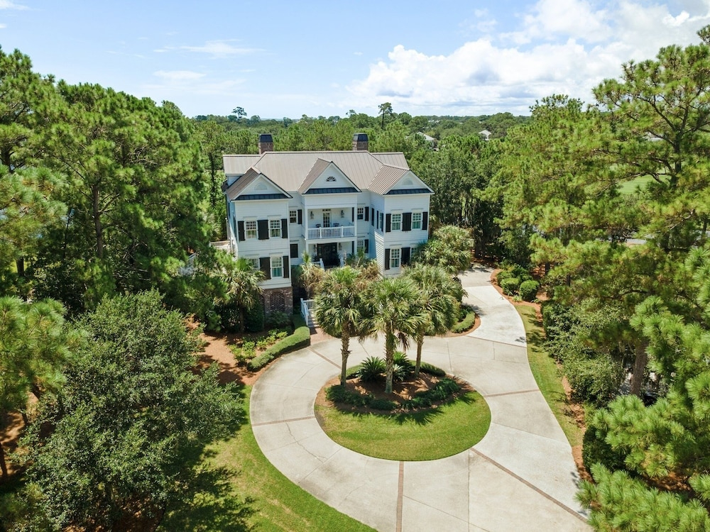 718 Collins Meadow Drive 6 Bedroom Home