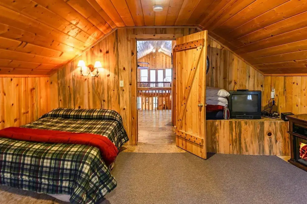 Sun Mountain Ranch Bunkhouse - Near Crater Lake