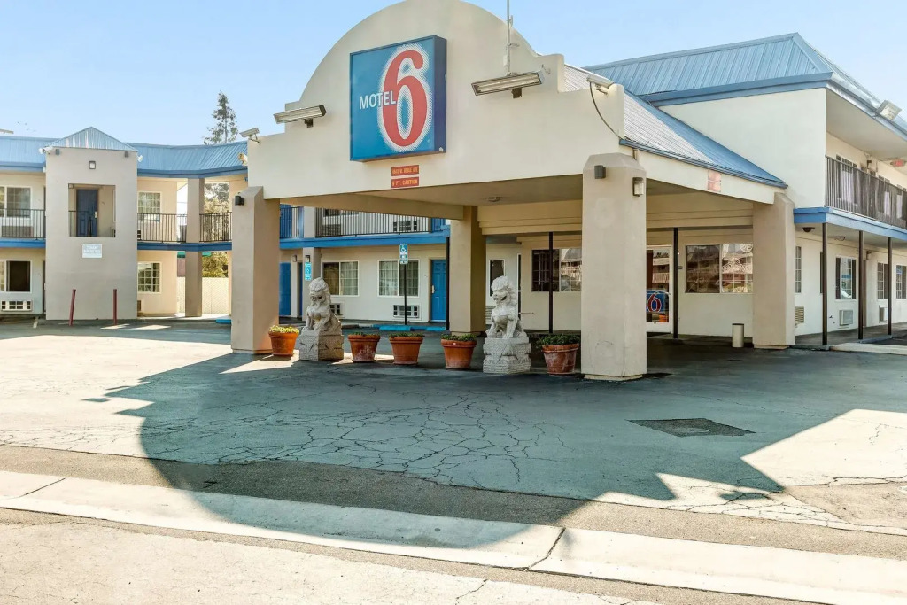 Motel 6-Visalia, CA