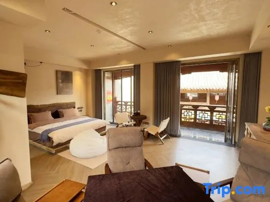 There are guest houses in Tianshui Ancient City