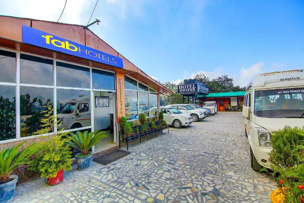 Fabhotel Dwaper