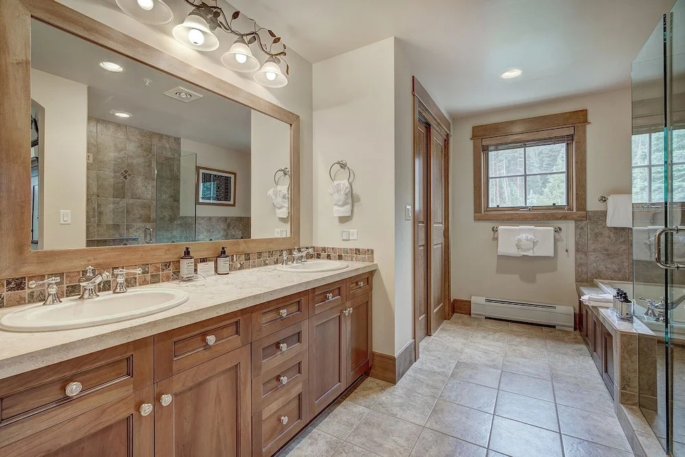 Luxurious 3 Br In River Run Village With Ski-in Out, No Cleaning Fee 3 Bedroom Condo by RedAwning