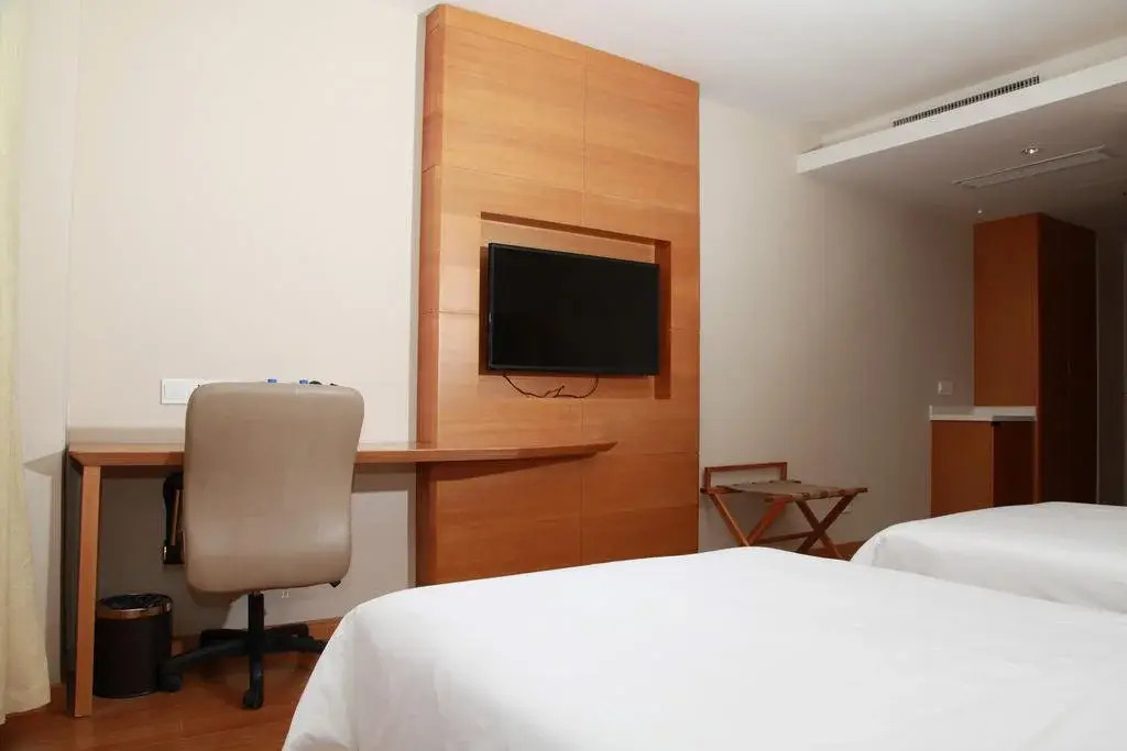 JI Hotel Dalian Renmin Road
