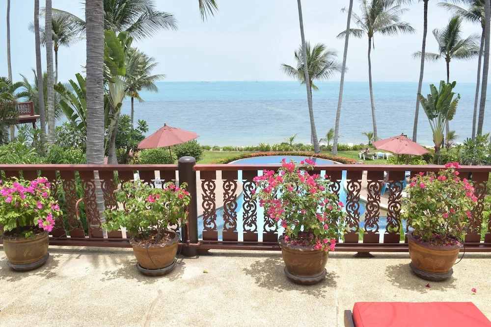4 bedroom beachfront Villa 3 SDV024-By Samui Dream Villas