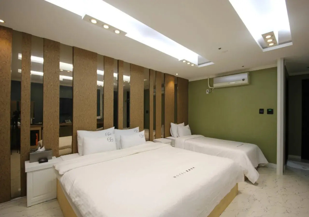 ZAVA Motel