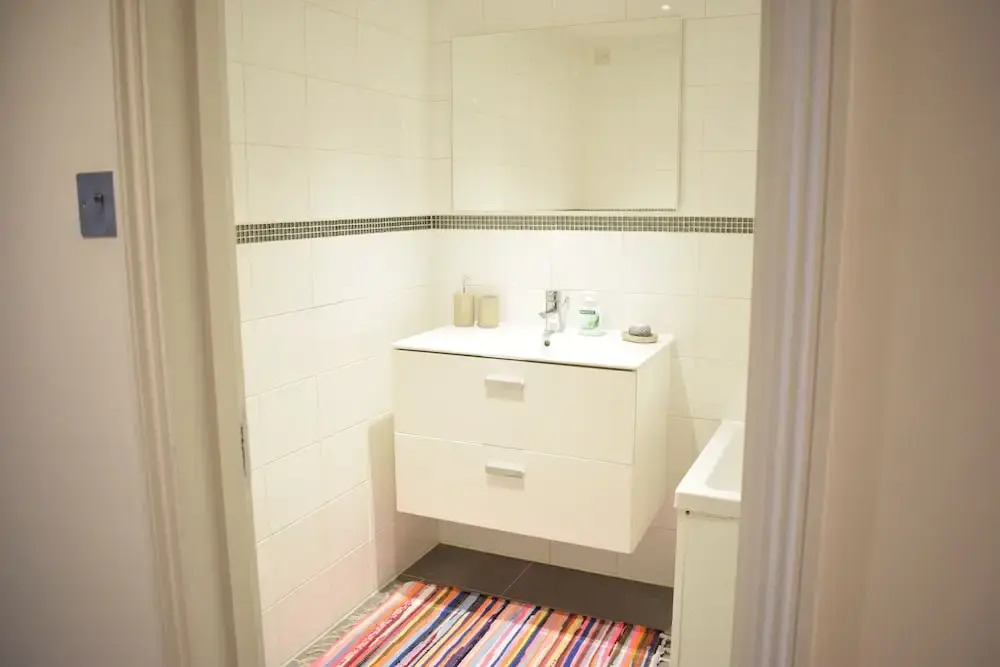 Stylish 2 Bedroom Apartment With Terrace