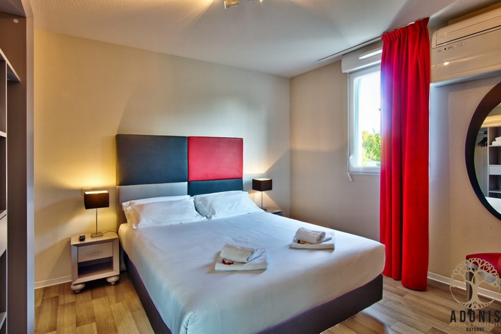 Adonis Hotel Bayonne