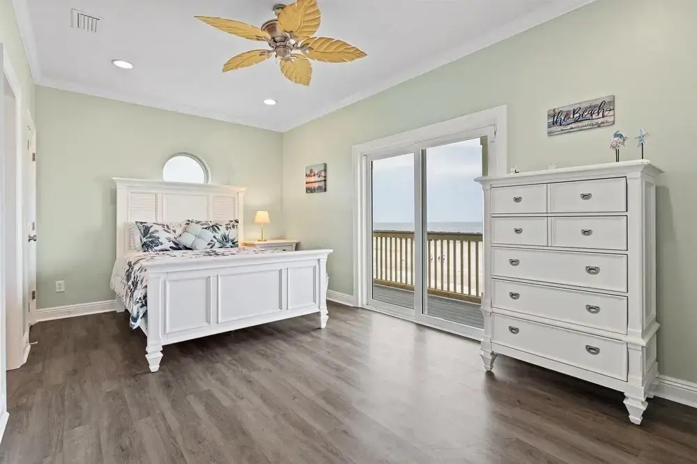 Shamrock Shores - Gulf Front West End Pet Friendly Property With Room For Everyone. 3 Master Suites! 6 Bedroom Home by RedAwning