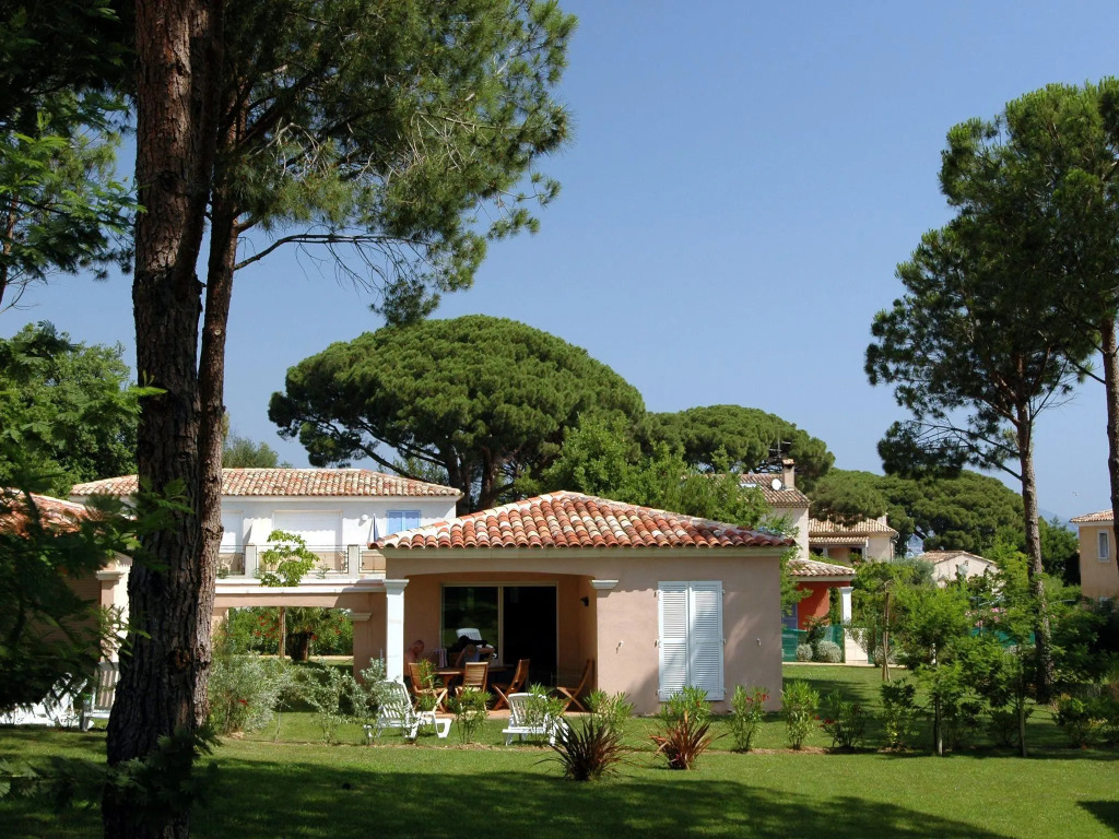 Comfortable apartment with dishwasher and AC, beach at 300 m