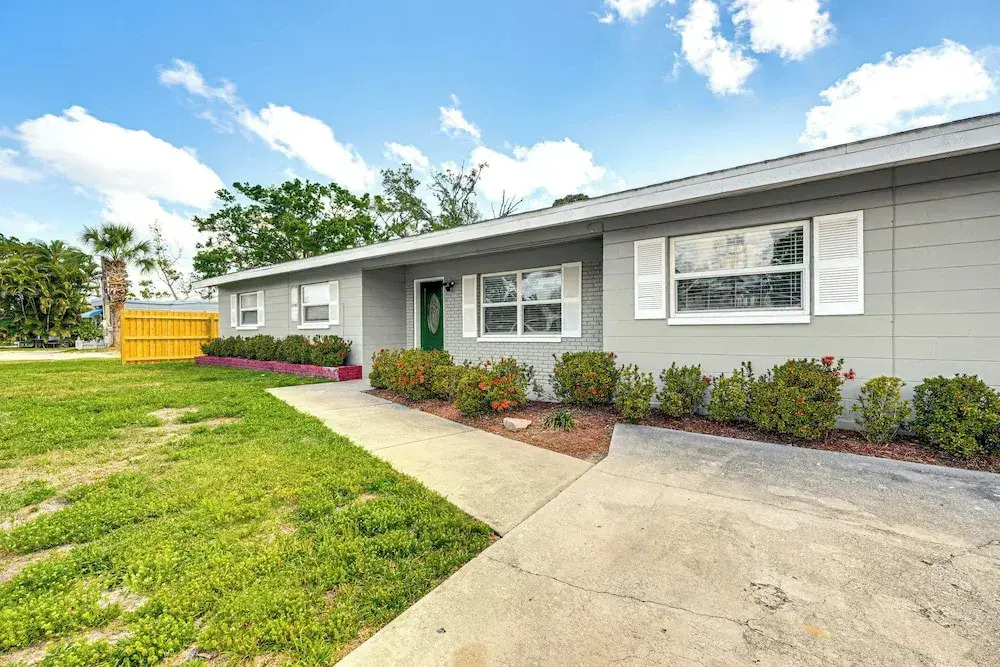 < 2 Mi to Beach & Marina: Bright Ruskin Retreat!