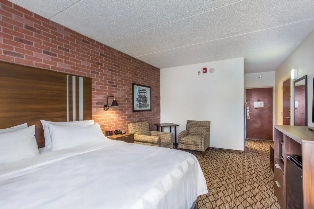 Burrstone Inn, an Ascend Collection Hotel