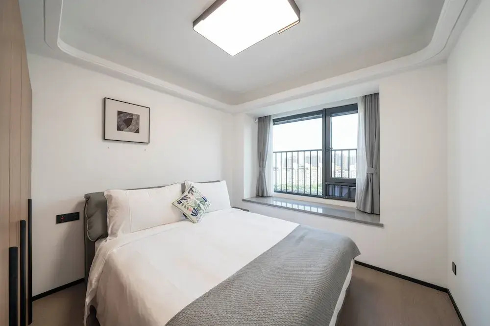 Tyms Hongqiao Deluxe 3BR 2BA APT