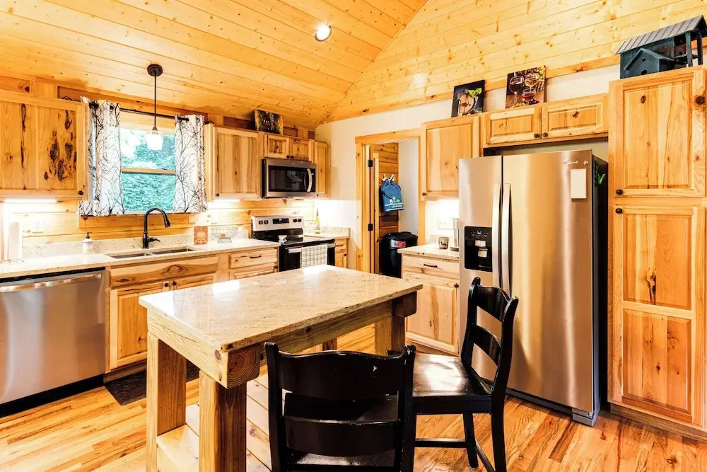 Secluded, Private! Forested Hendersonville Retreat