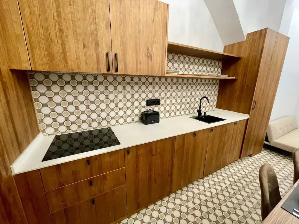 Los Angeles With 3 Bedrooms and 3 Bathrooms