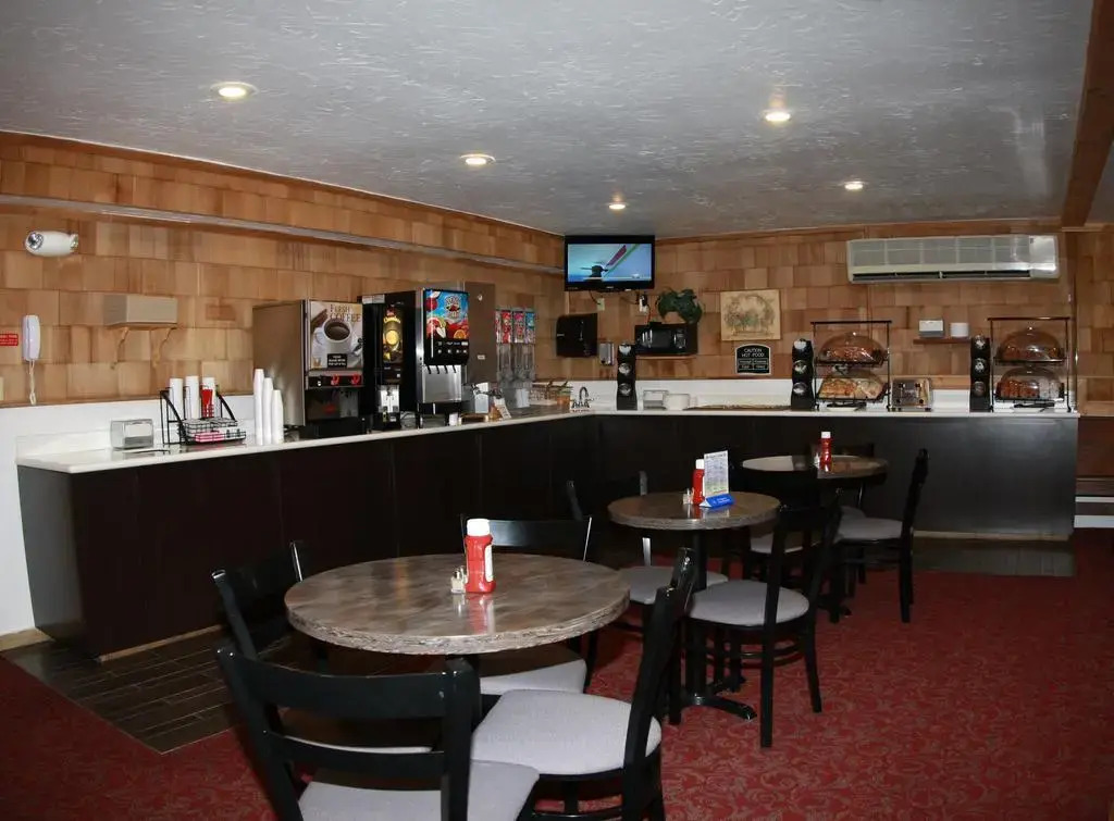 Budget Host Inn & Suites