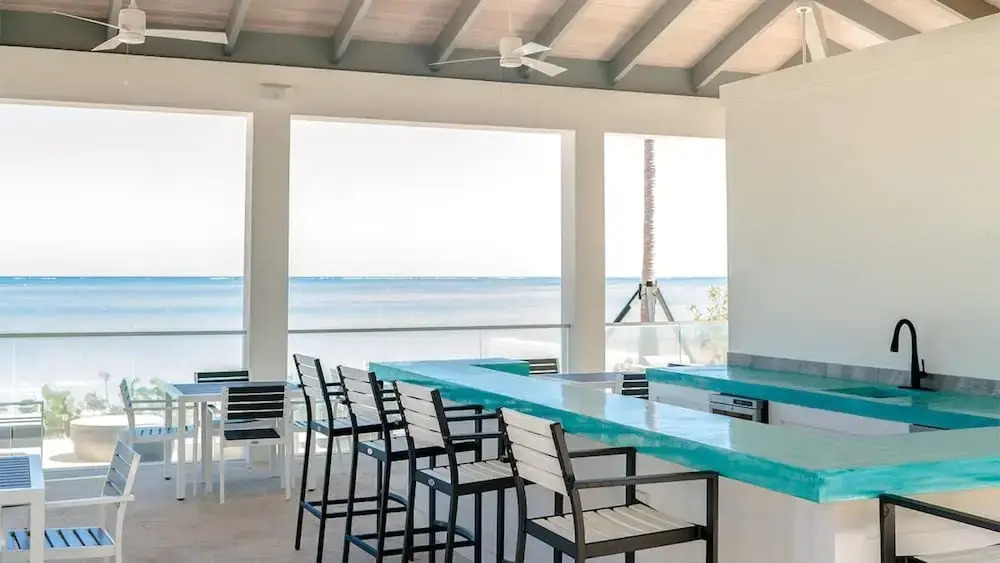4 Bedroom Cable Beach Condo With Balcony