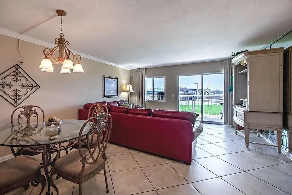 Gulf Shore Condo #103 - 1 Br condo by RedAwning