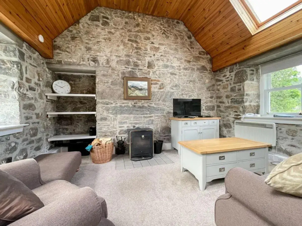 Glacour Studio Cottage
