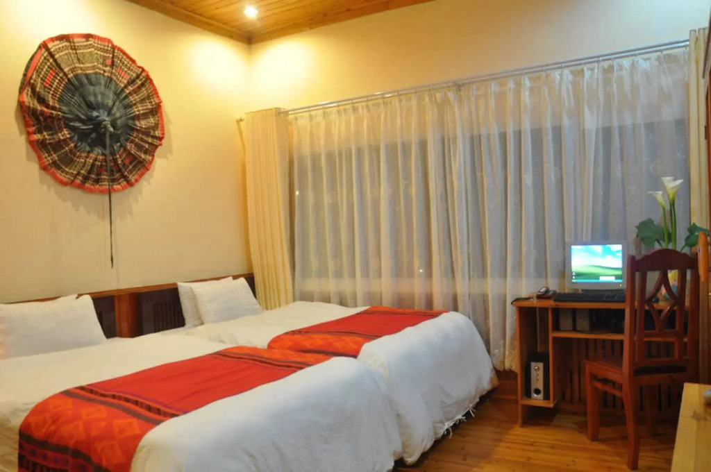 Cat Cat Sunrise Hotel