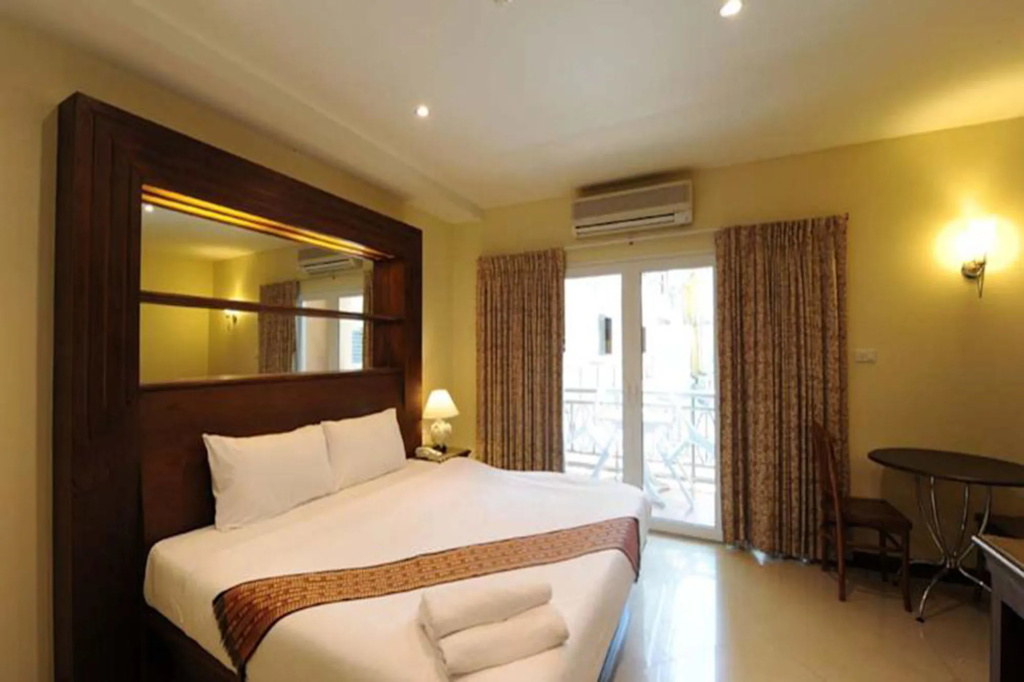 Whitehouse Condotel