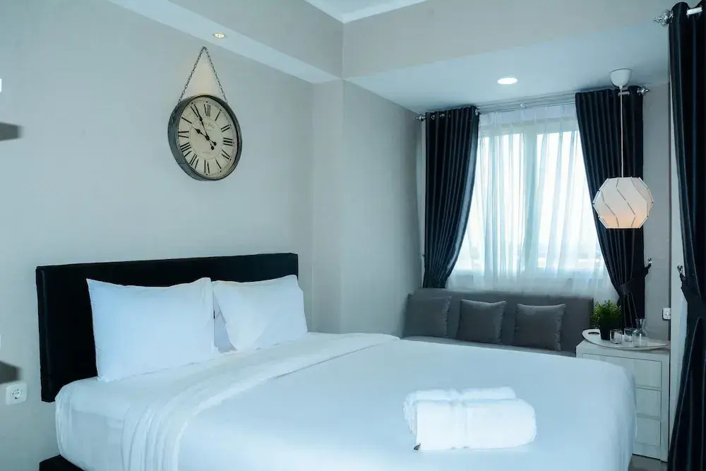 Sophisticated Studio at The Oasis Apartment
