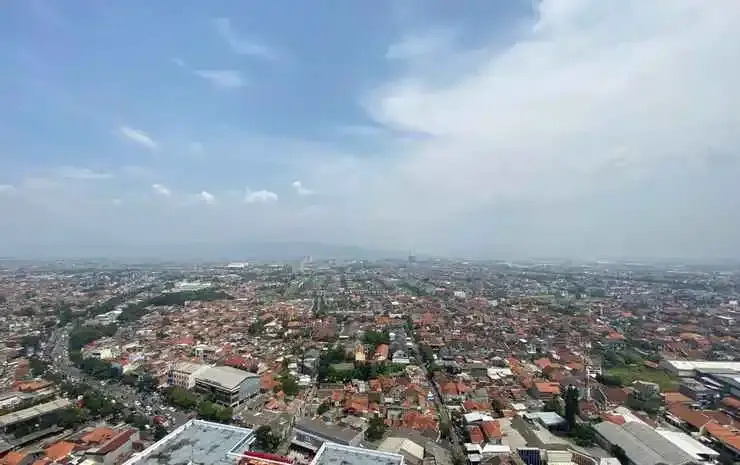 Comfy & Strategic Location 2BR Apartment at Newton Residence near Tol Buah Batu By Travelio