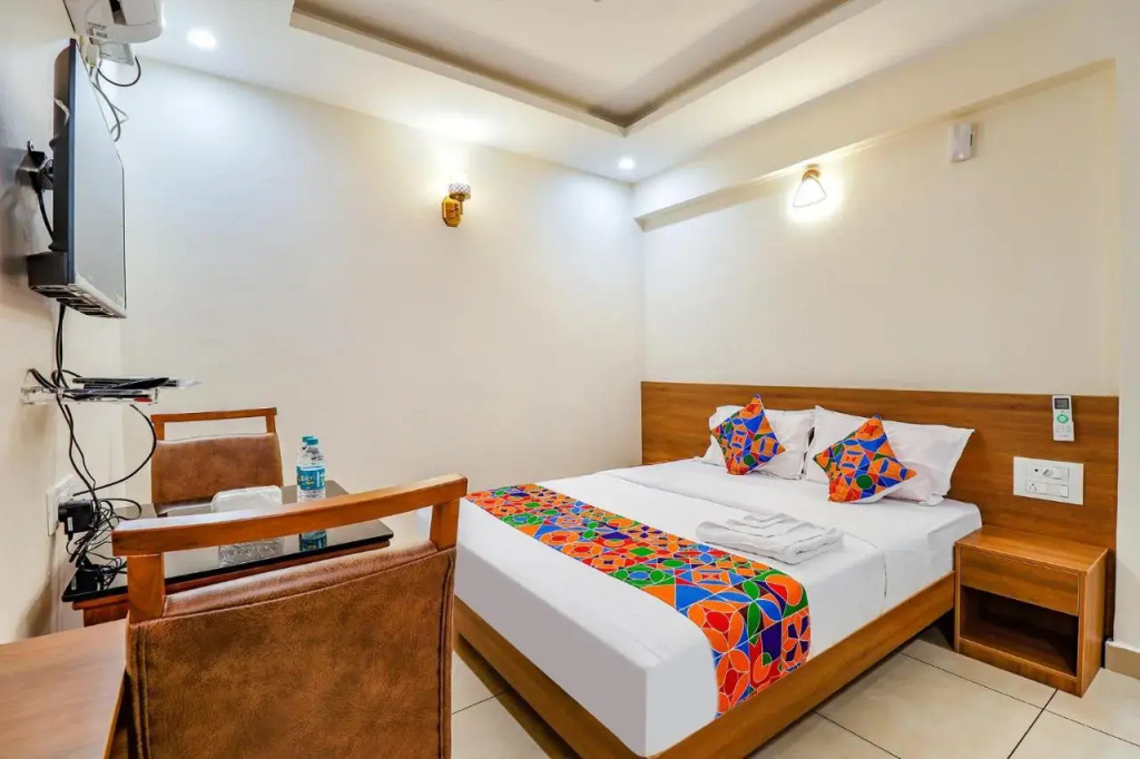 FabHotel Green Park Residency