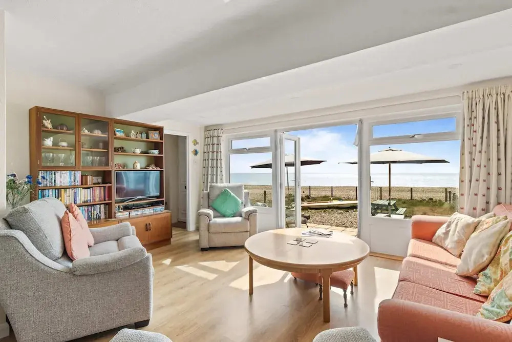 The Coastal Crab - Family-friendly Three-bed Beach House in Pevensey