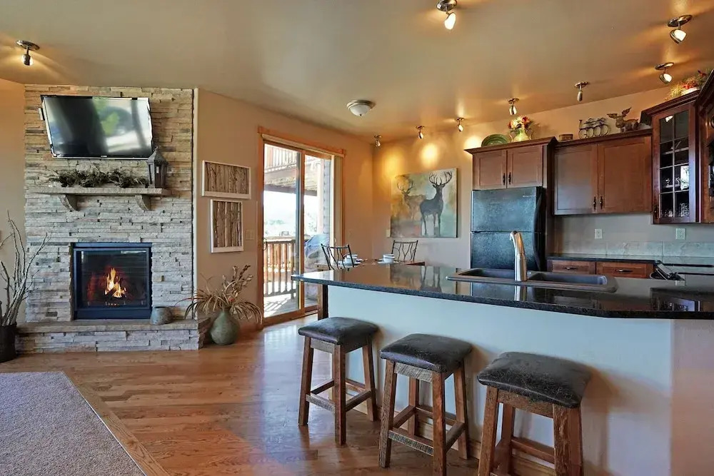 Bighorn Mountain 19b 2 Bedroom Condo by RedAwning