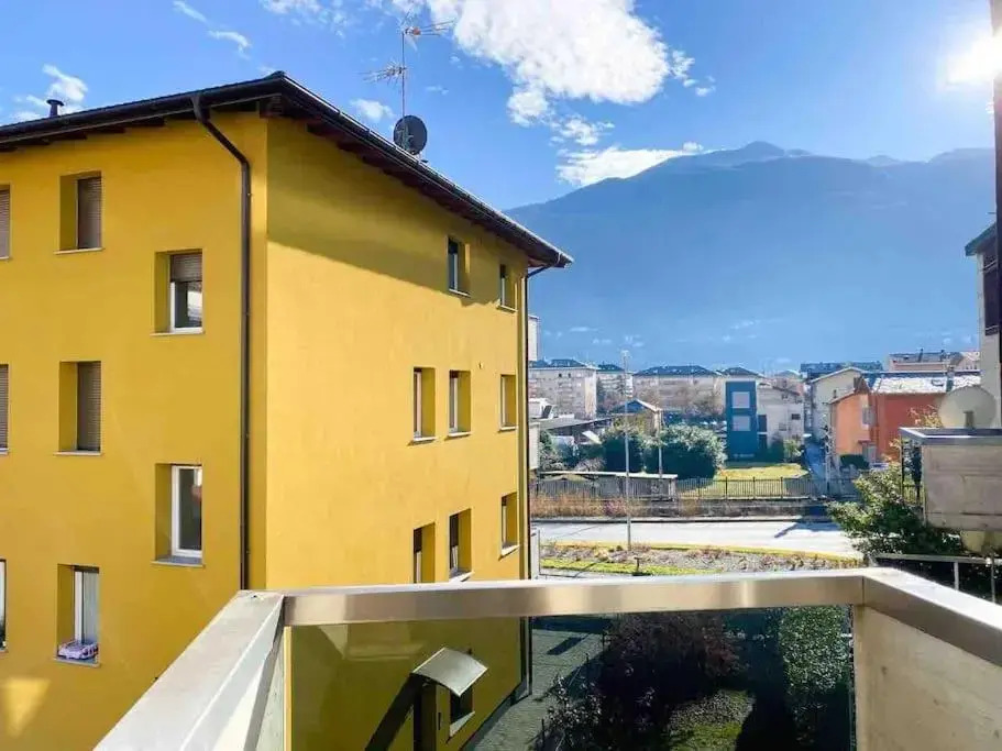 Laila House-Sondrio