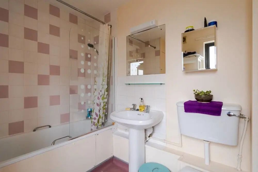 A Cosy 1 Bedroom Flat With a Balcony