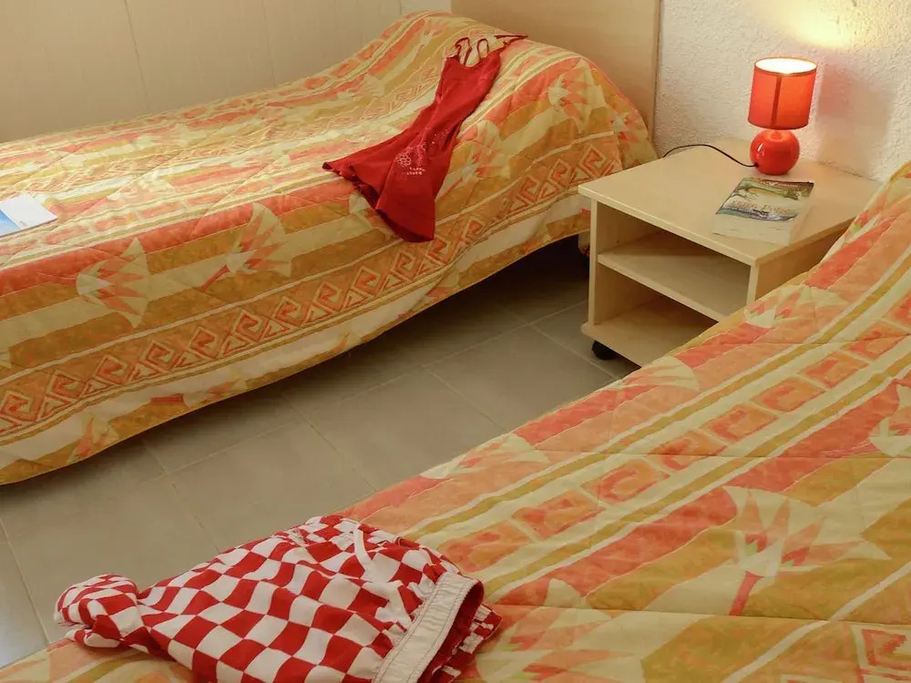 Semi-detached Bungalow With Microwave, in the Great Vendée
