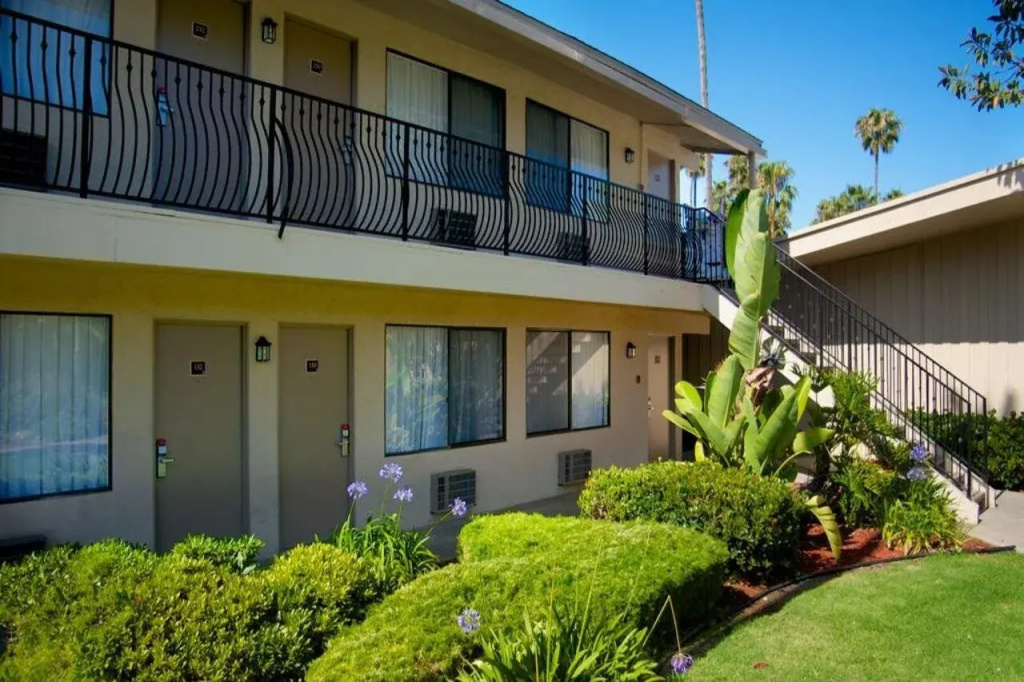 Ramada by Wyndham San Diego North Hotel & Conference Center