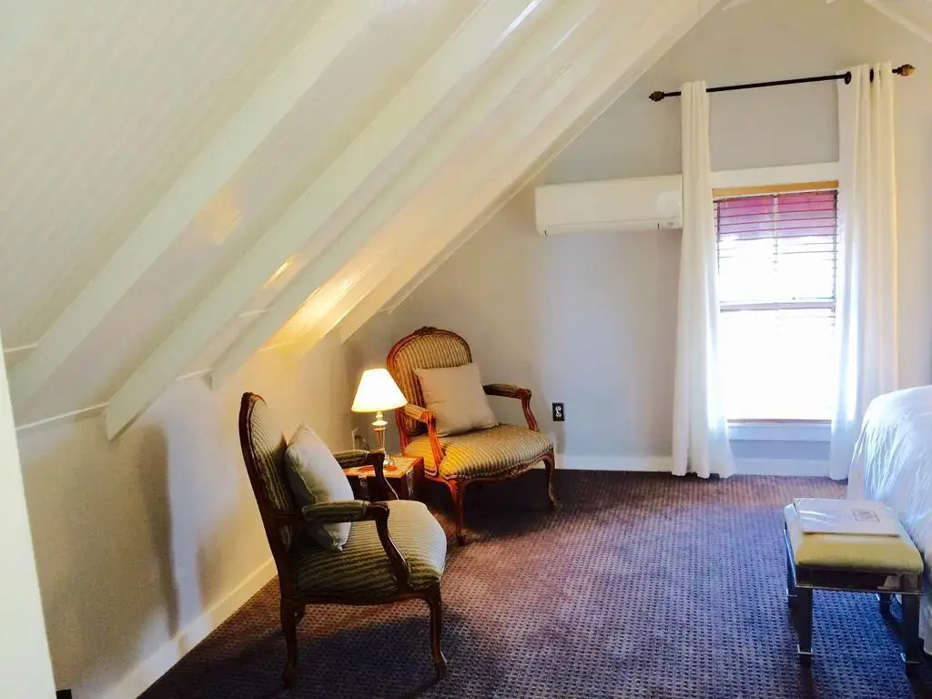 Queen Vic Guest House