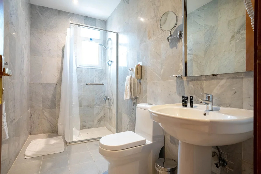 Platinum Al Khamseen Serviced Apartments
