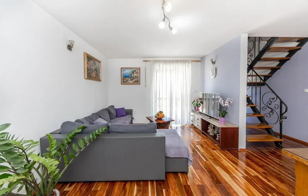 Amazing Home In Seget Donji With Wifi