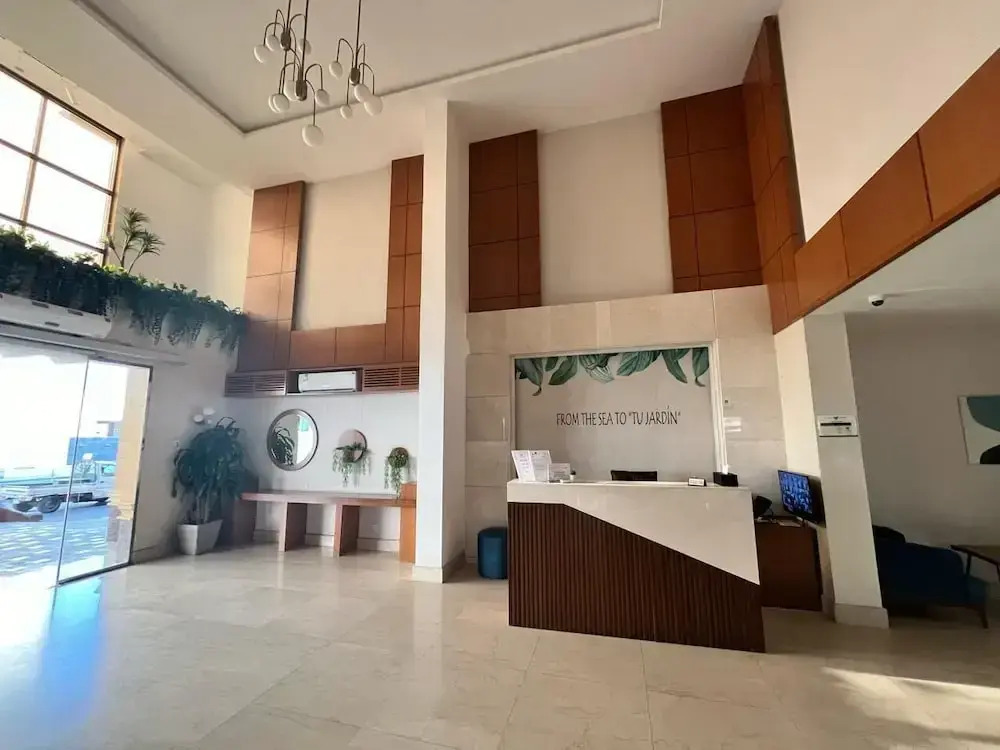 Demure -Razin Serviced Apartments