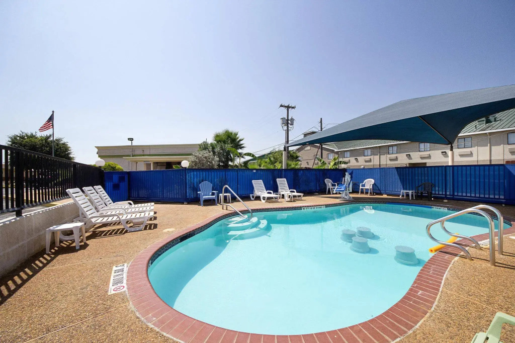 Rodeway Inn San Antonio Lackland AFB - SeaWorld-Rivarwalk-The Alamo