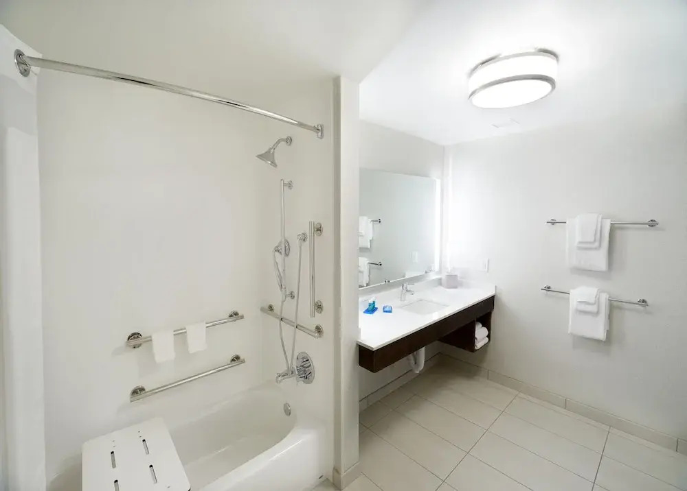 Holiday Inn Express & Suites - Cincinnati North - Liberty Way by IHG