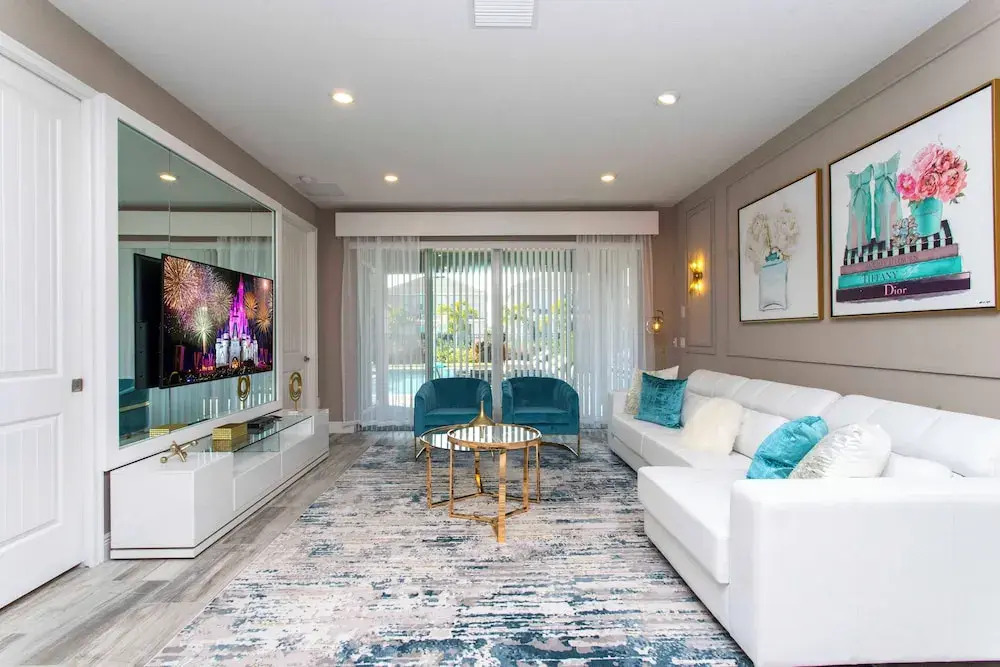 Family Escape With Private Pool & Themed Rooms