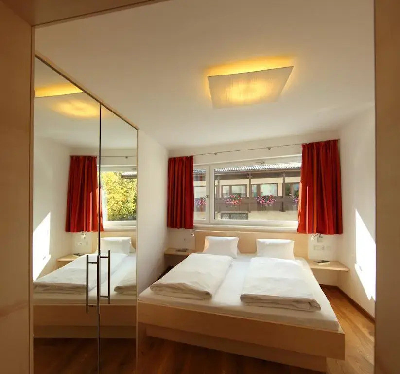 Die Dorfvilla - Includes Tauern Spa Kaprun Wellness Access 13 km away