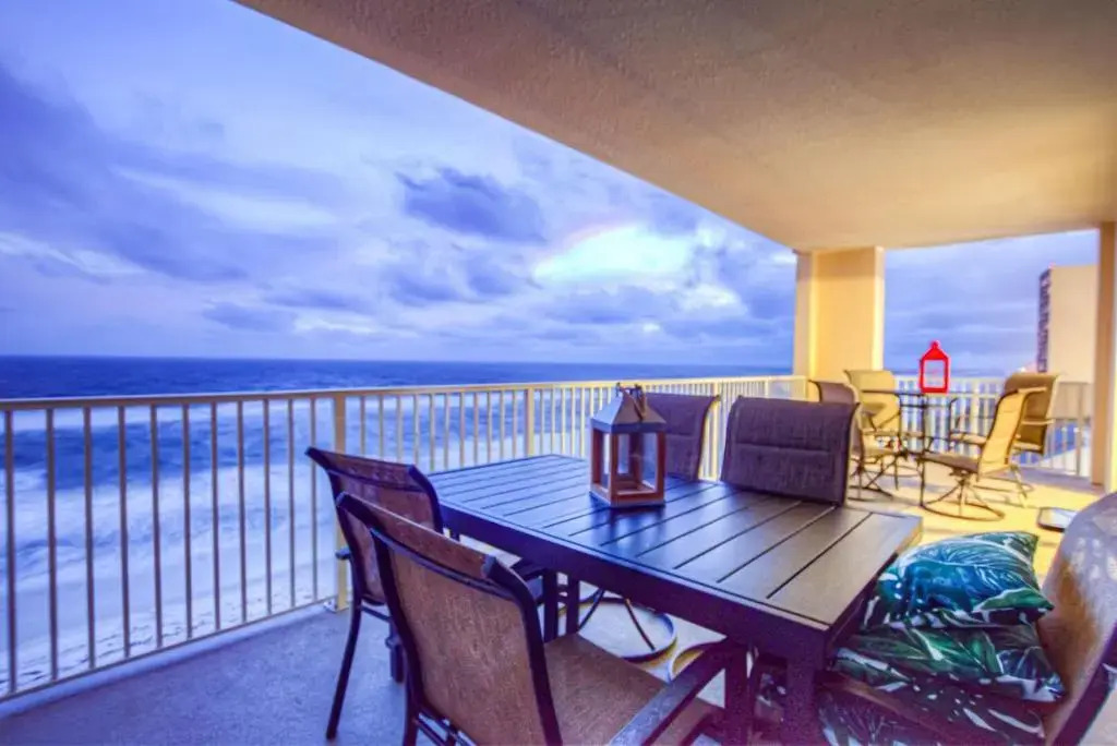 Ocean Reef 909! 4 BD 3 BA, Ocean View, And Amazing Location