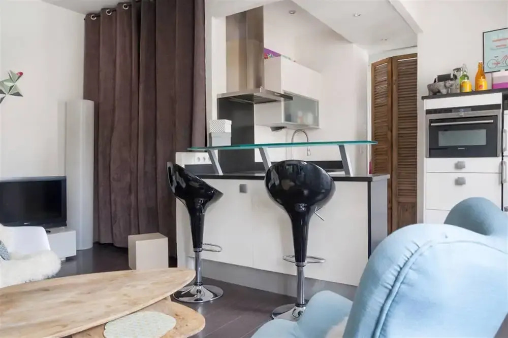 Modern Studio Bastille Smartrenting