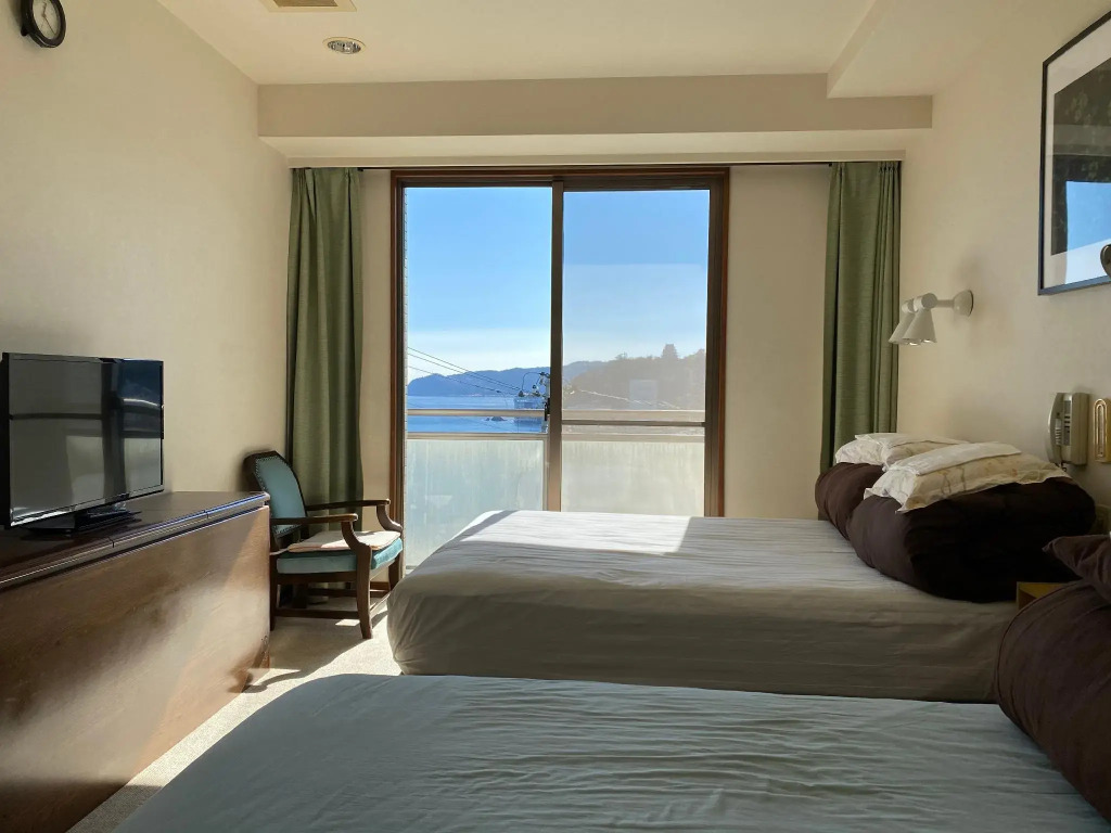 Atami Onsen Guest House Megumi 5 minutes walk from Atami Station